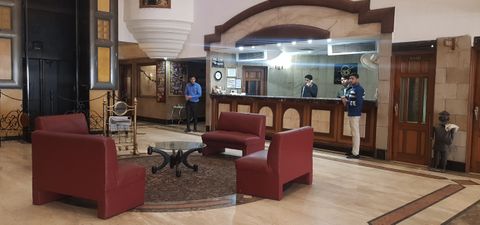 24‑Hour Front Desk & Concierge